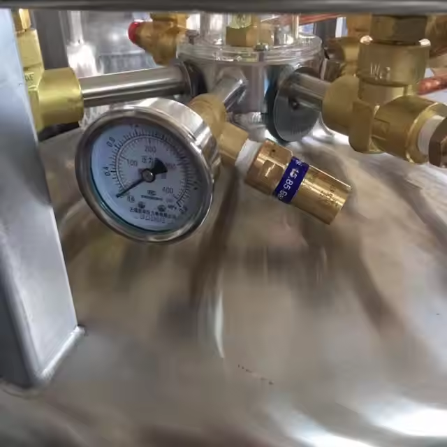 液氮罐表面凹陷 液氮罐表面凹陷